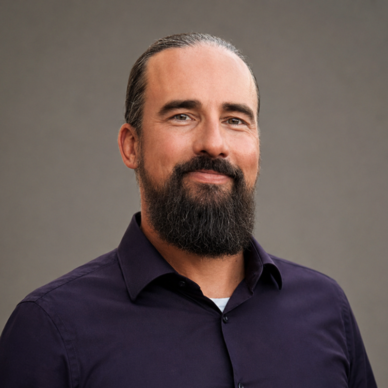 Steffen Rohrmoser – Founder Travelyvista